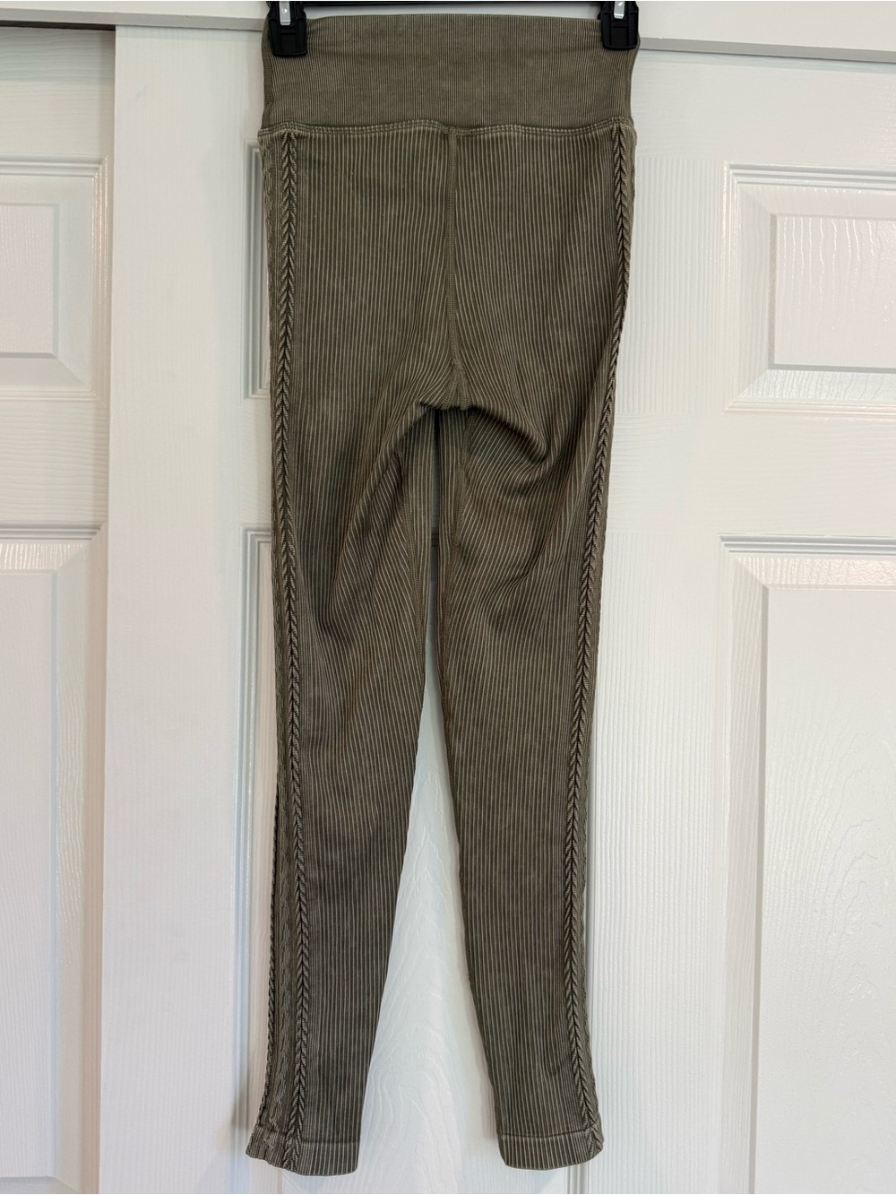 Offline by Aerie Seamless Cable High Waisted Crossover Olive Green Leggings - Picture 3 of 4